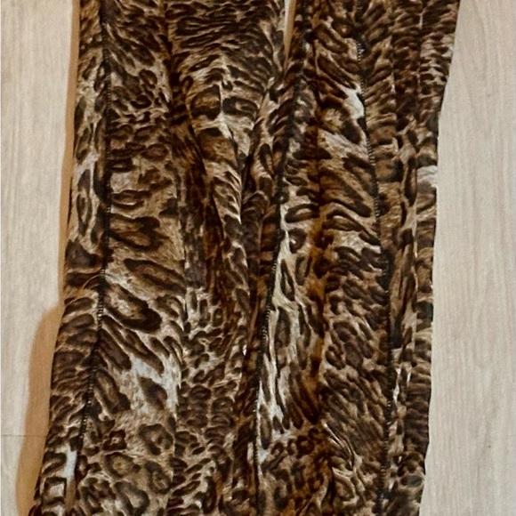 Stylish Leopard Print Fashion Scarf with Statement Beads & Chunky Pearl Accents - Picture 13 of 14